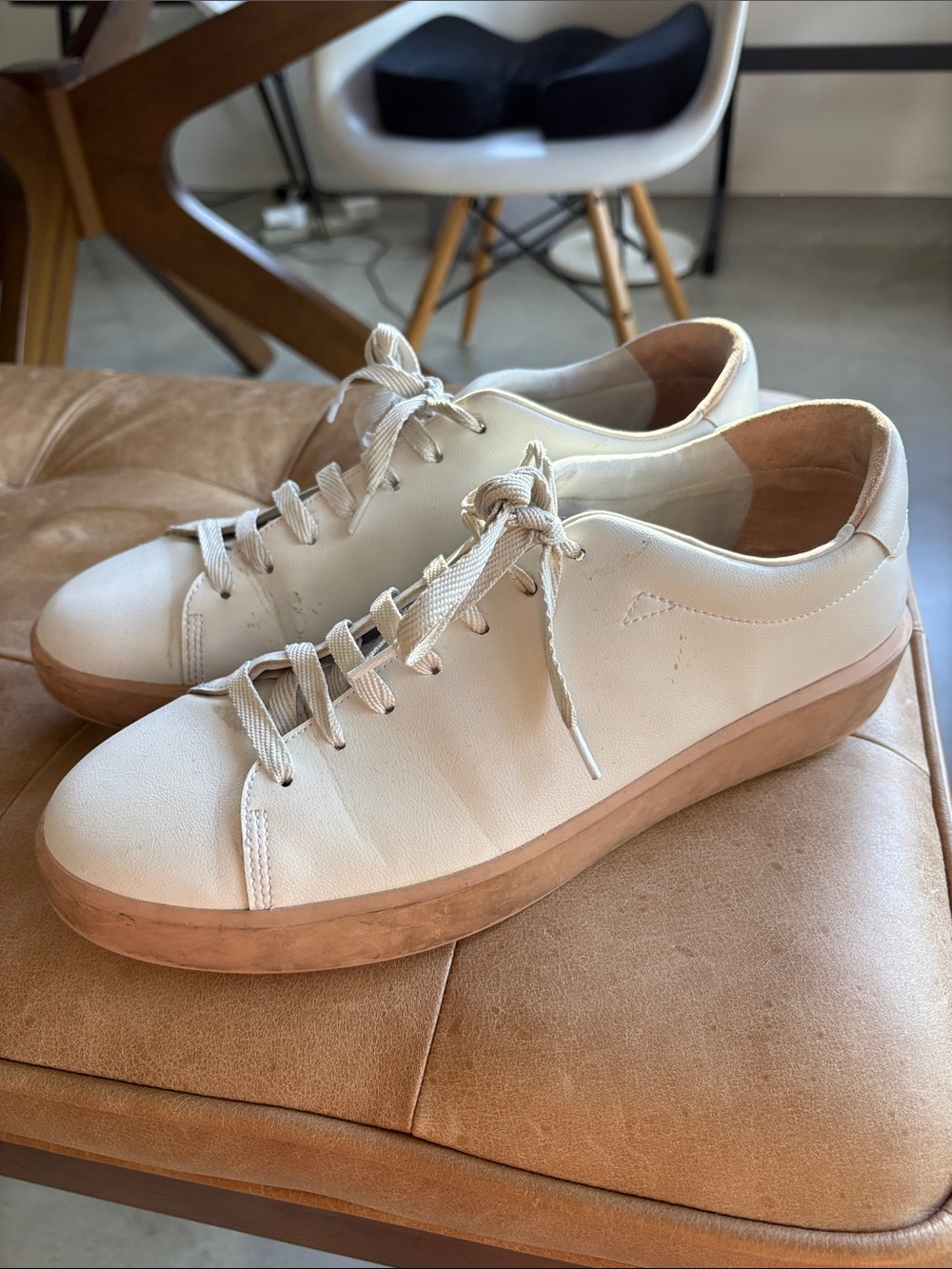 Everlane Men's Low-Top Leather Sneakers in Off-White with Tan Sole